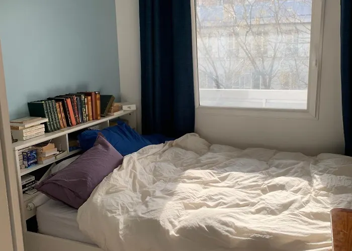 Sunny Escape In Belleville * Parijs